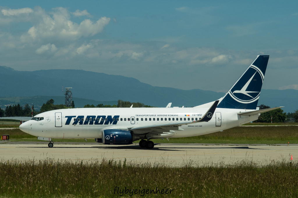 Photo of Tarom YR-BGI, Boeing 737-700