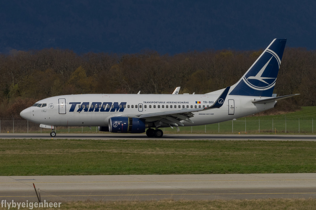 Photo of Tarom YR-BGI, Boeing 737-700