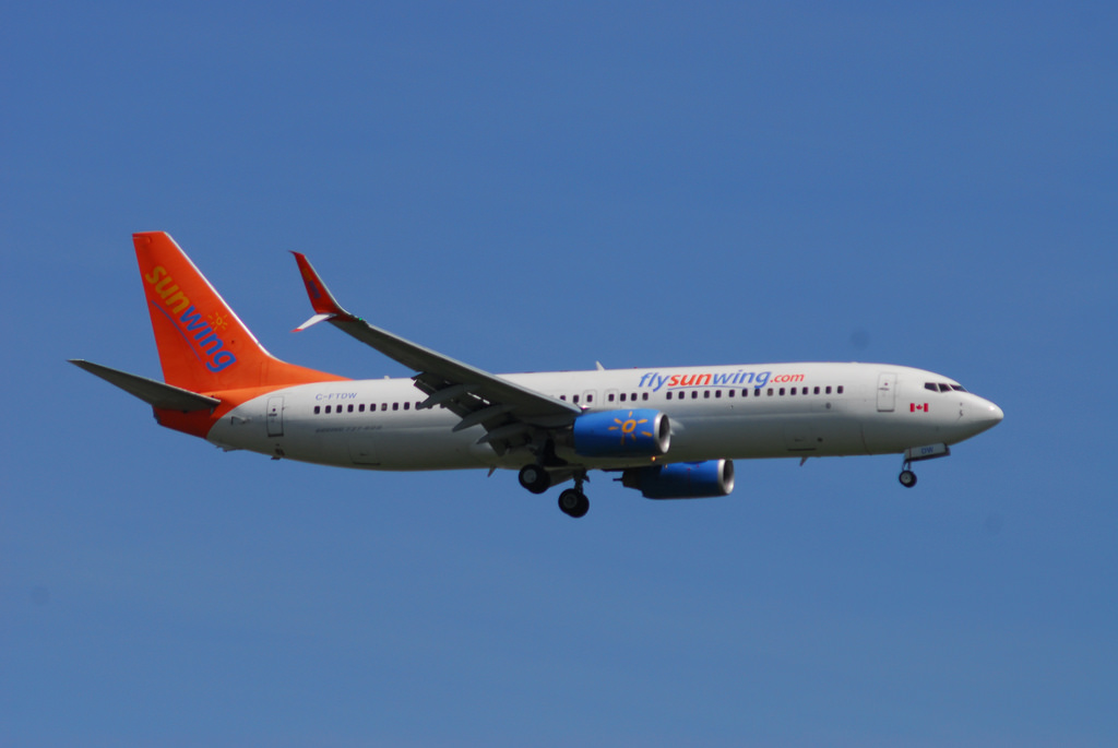 Photo of Sunwing Airlines C-FTDW, Boeing 737-800