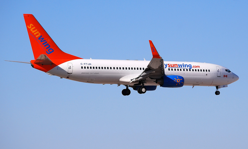 Photo of Sunwing Airlines C-FTJH, Boeing 737-800