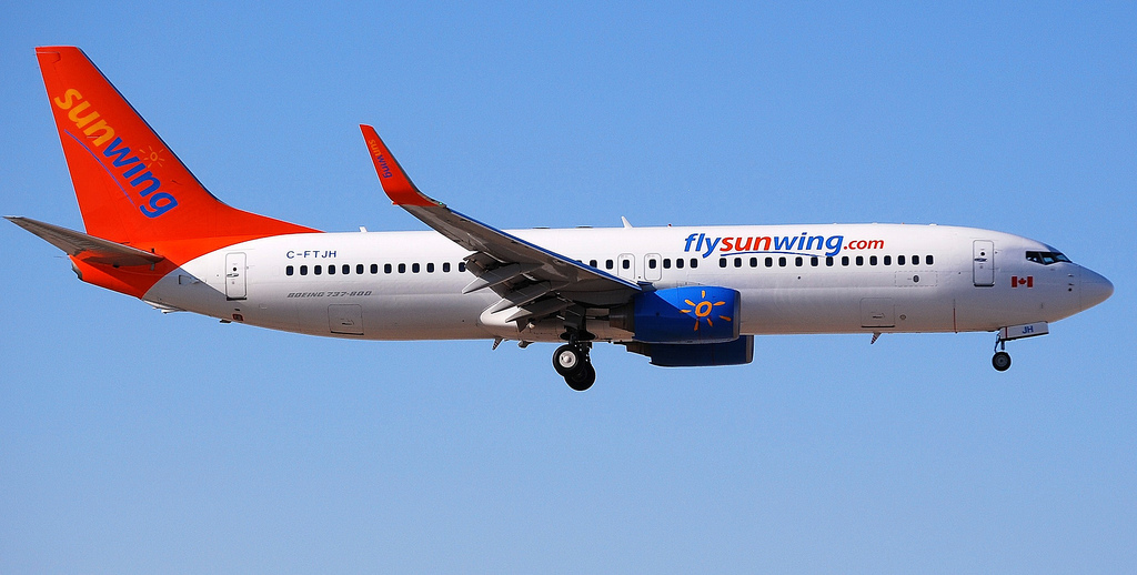 Photo of Sunwing Airlines C-FTJH, Boeing 737-800
