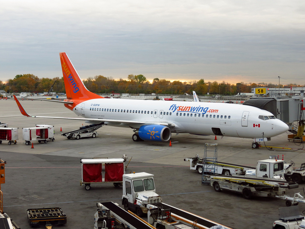 Photo of Sunwing Airlines C-GOFW, Boeing 737-800