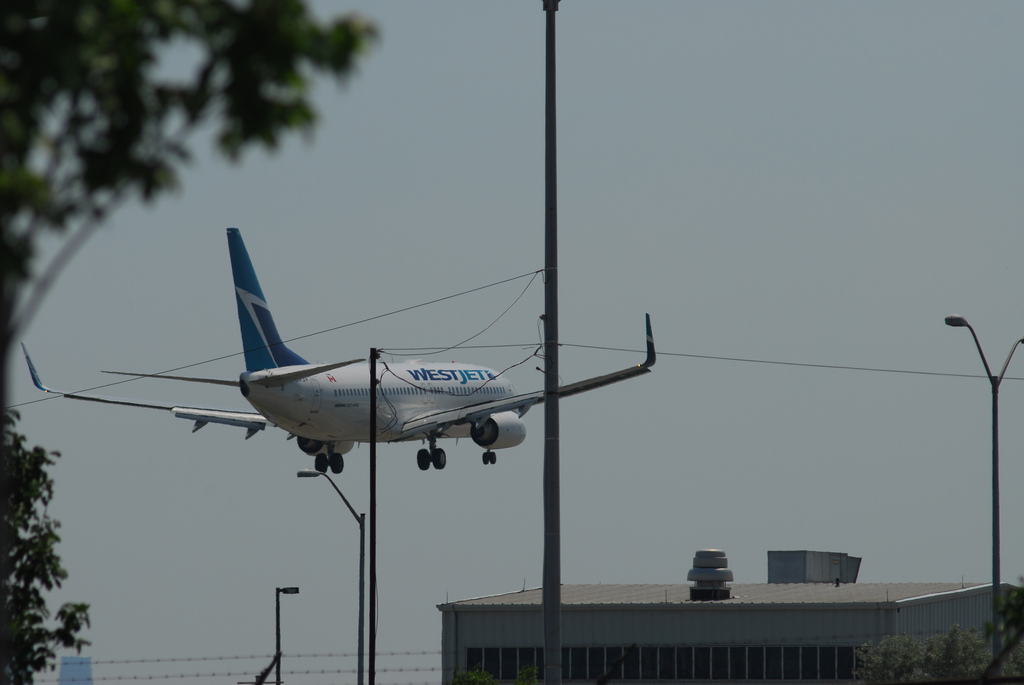 Photo of Westjet Airlines C-GWSV, Boeing 737-800