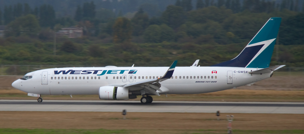 Photo of Westjet Airlines C-GWSX, Boeing 737-800