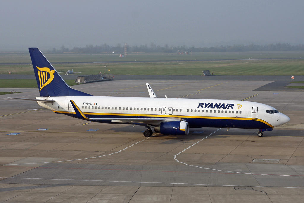 Photo of Ryanair EI-DAL, Boeing 737-800
