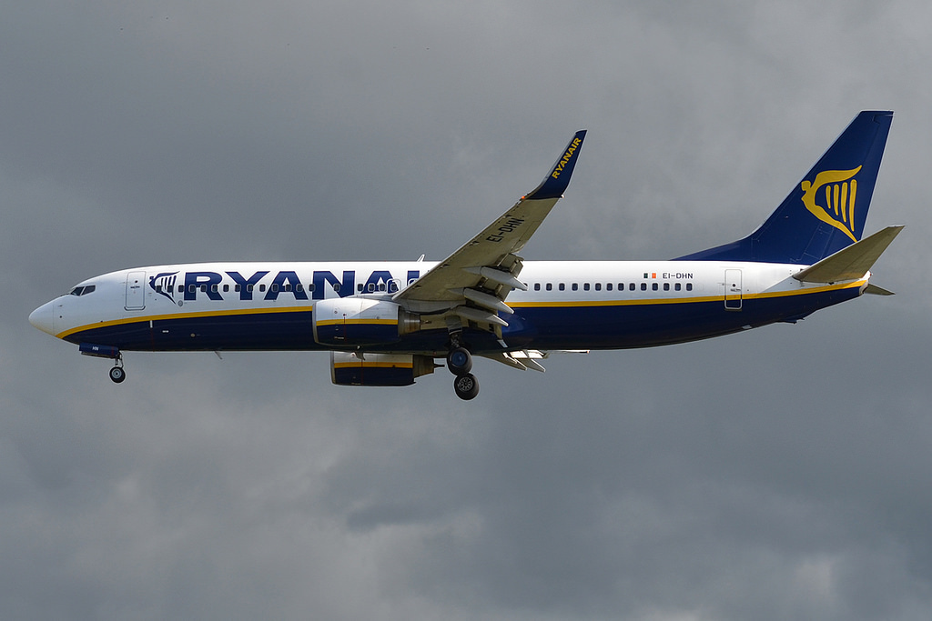 Photo of Ryanair EI-DHN, Boeing 737-800