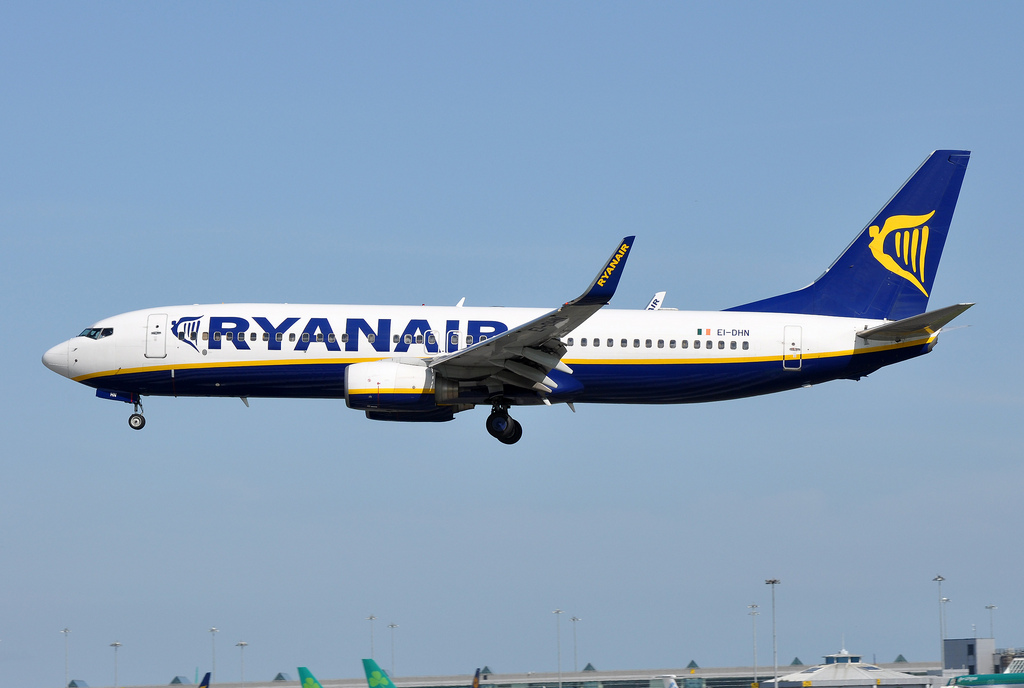 Photo of Ryanair EI-DHN, Boeing 737-800
