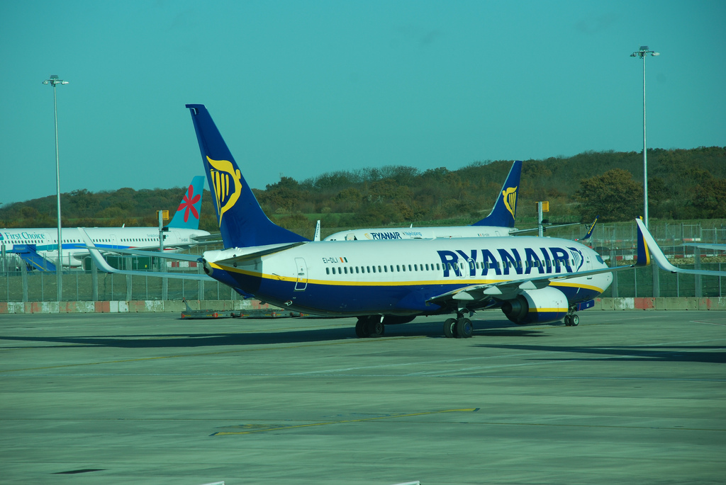 Photo of Ryanair EI-DLI, Boeing 737-800
