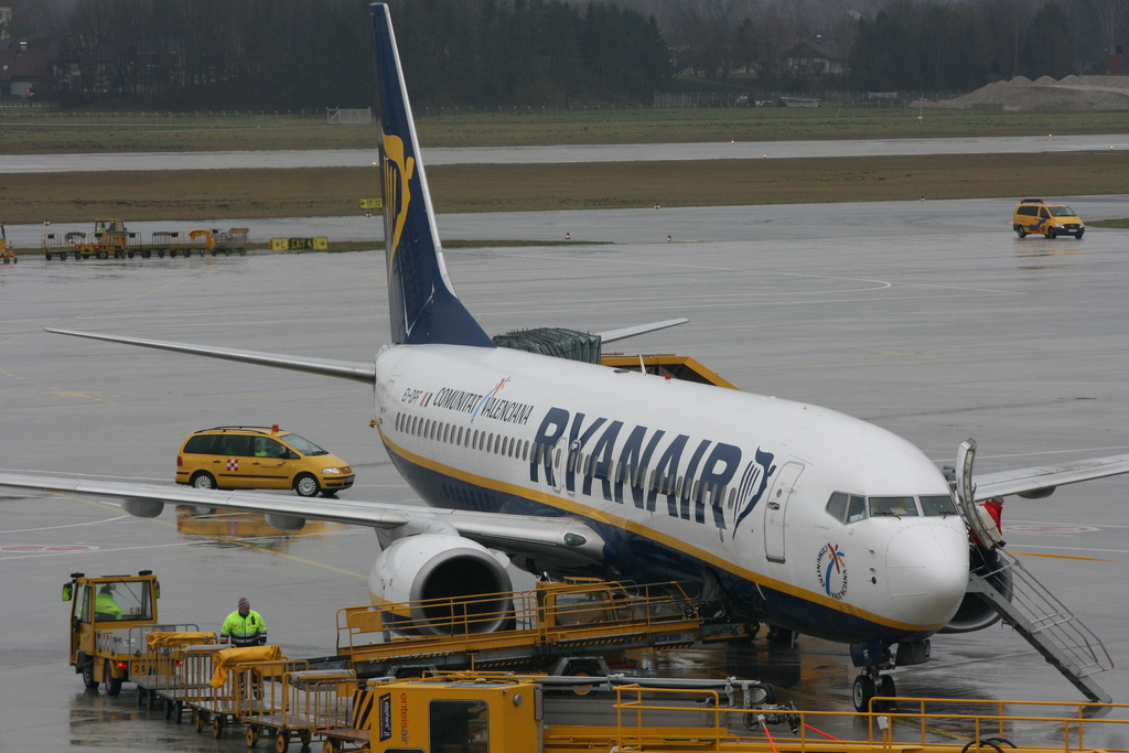 Photo of Ryanair EI-DPF, Boeing 737-800