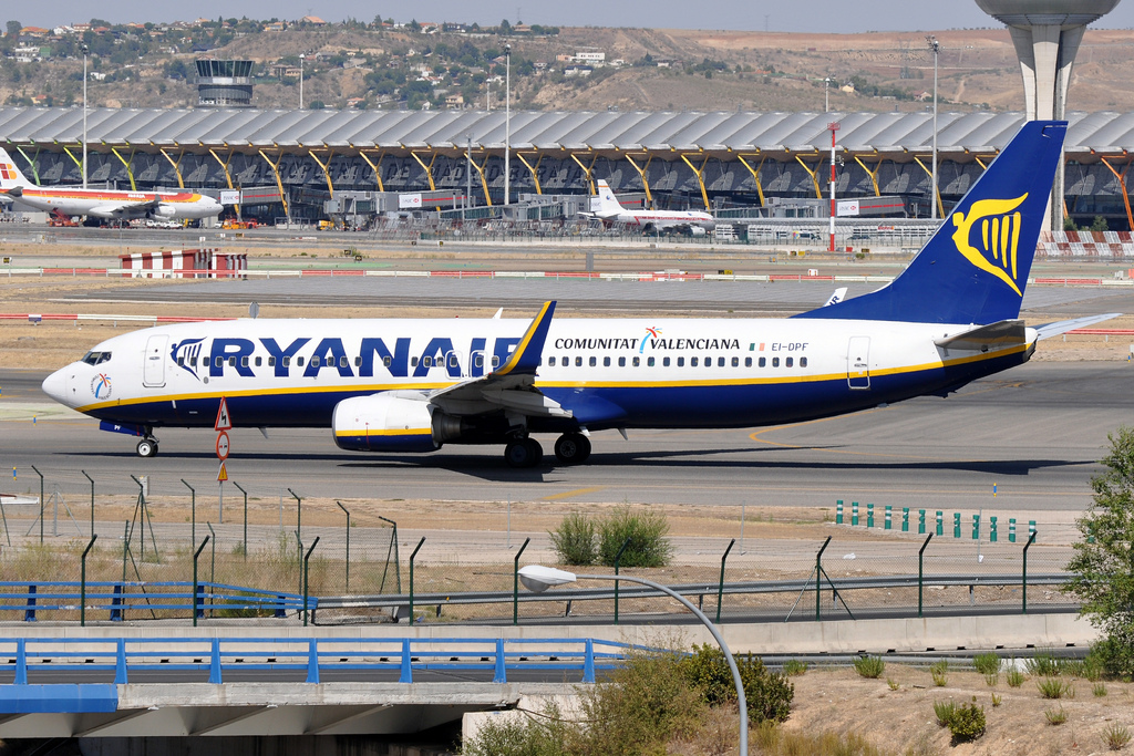 Photo of Ryanair EI-DPF, Boeing 737-800