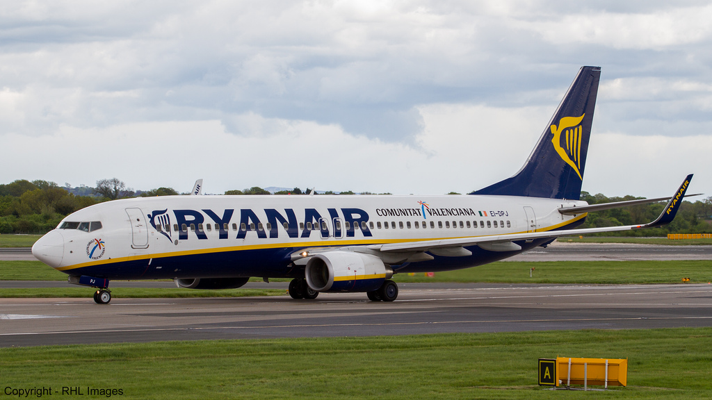 Photo of Ryanair EI-DPJ, Boeing 737-800