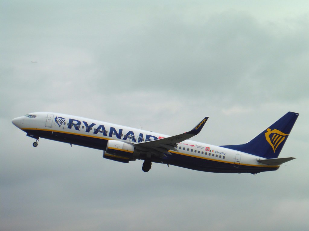 Photo of Ryanair EI-DWD, Boeing 737-800