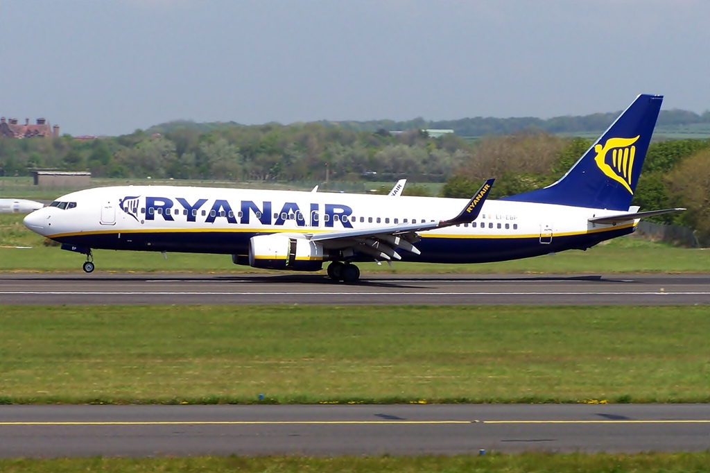 Photo of Ryanair EI-EBP, Boeing 737-800
