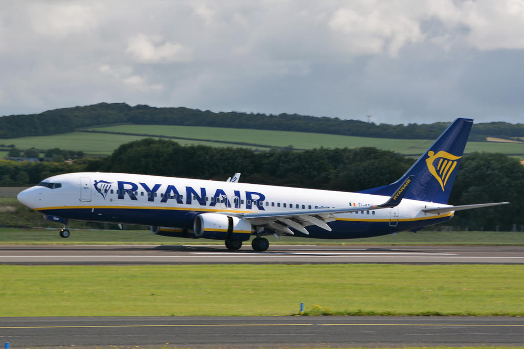 Photo of Ryanair EI-EBW, Boeing 737-800