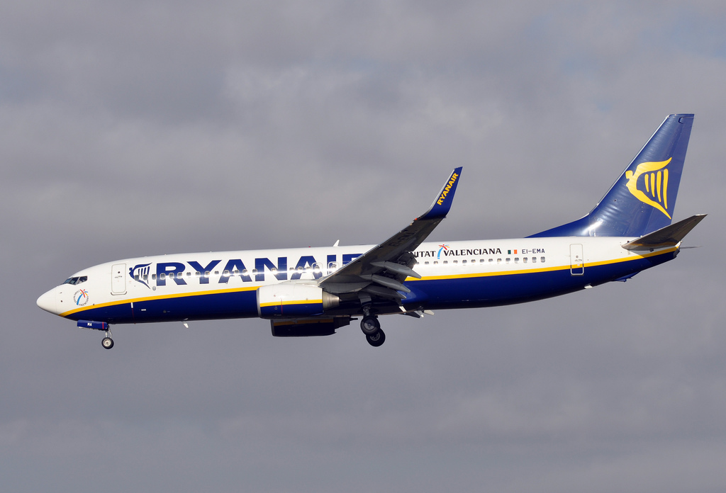 Photo of Ryanair EI-EMA, Boeing 737-800