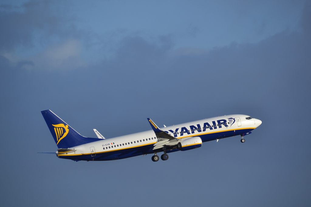 Photo of Ryanair EI-EVB, Boeing 737-800
