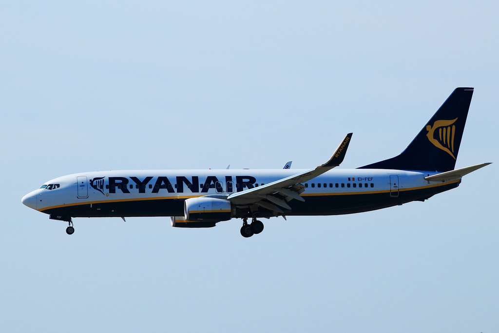 Photo of Ryanair EI-FEF, Boeing 737-800