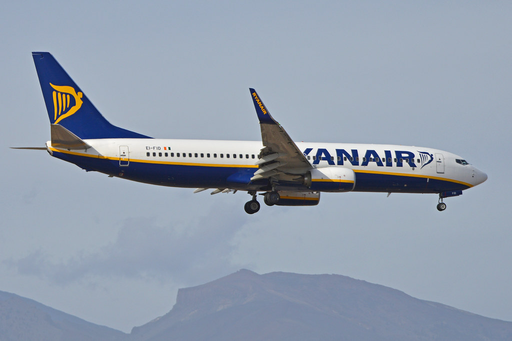 Photo of Ryanair EI-FID, Boeing 737-800