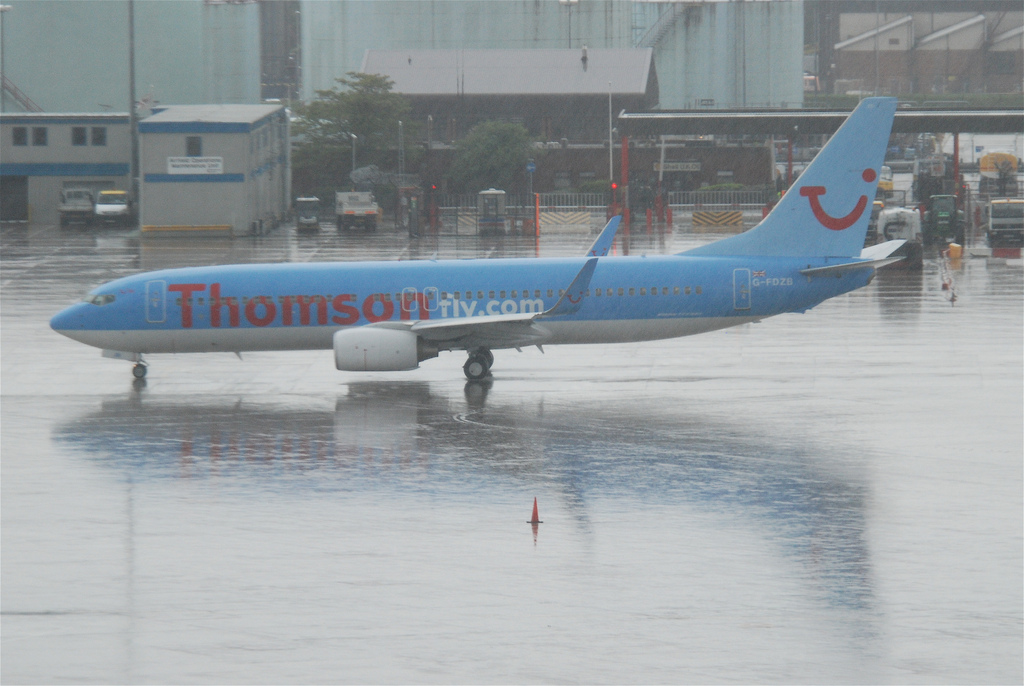 Photo of Thomson Airways G-FDZB, Boeing 737-800
