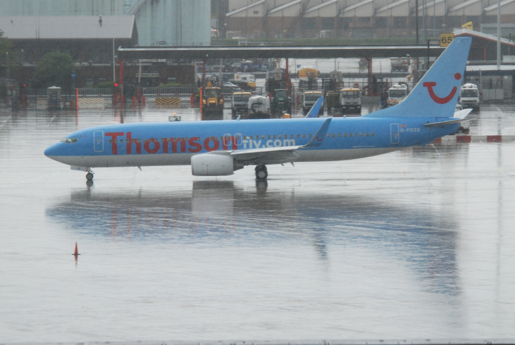 Photo of Thomson Airways G-FDZB, Boeing 737-800