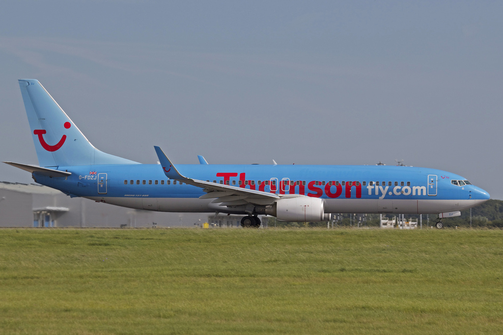 Photo of Thomson Airways G-FDZJ, Boeing 737-800