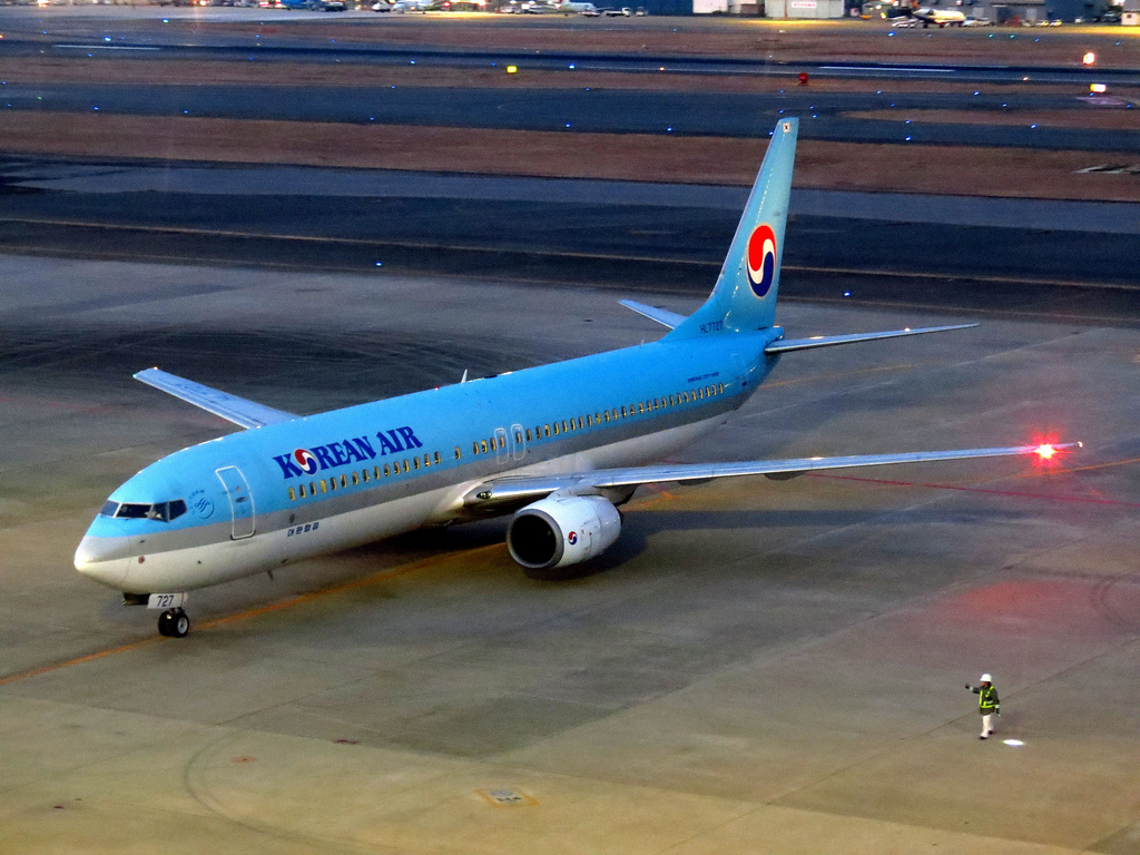 Photo of Korean Airlines HL7727, Boeing 737-800