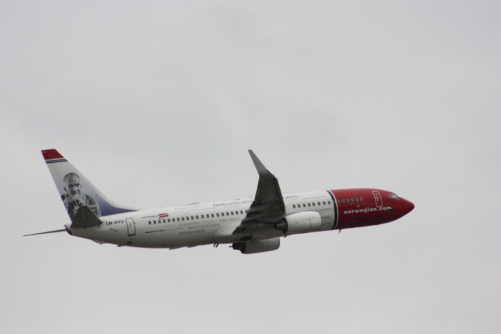 Photo of Norwegian Air Shuttle LN-DYU, Boeing 737-800