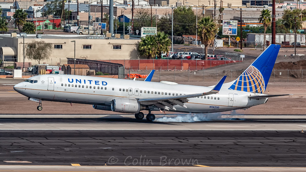 Photo of United N14230, Boeing 737-800