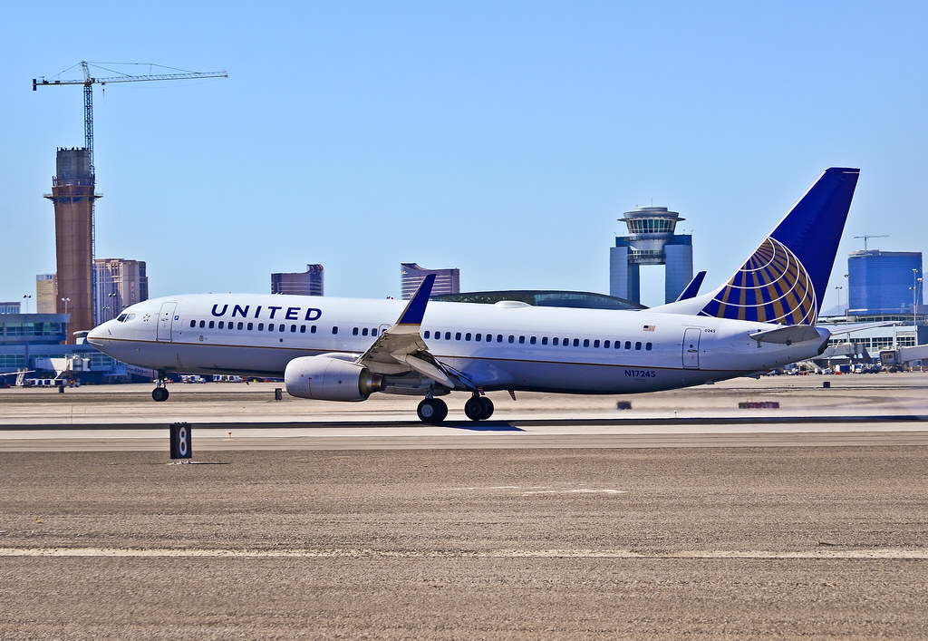 Photo of United N17245, Boeing 737-800