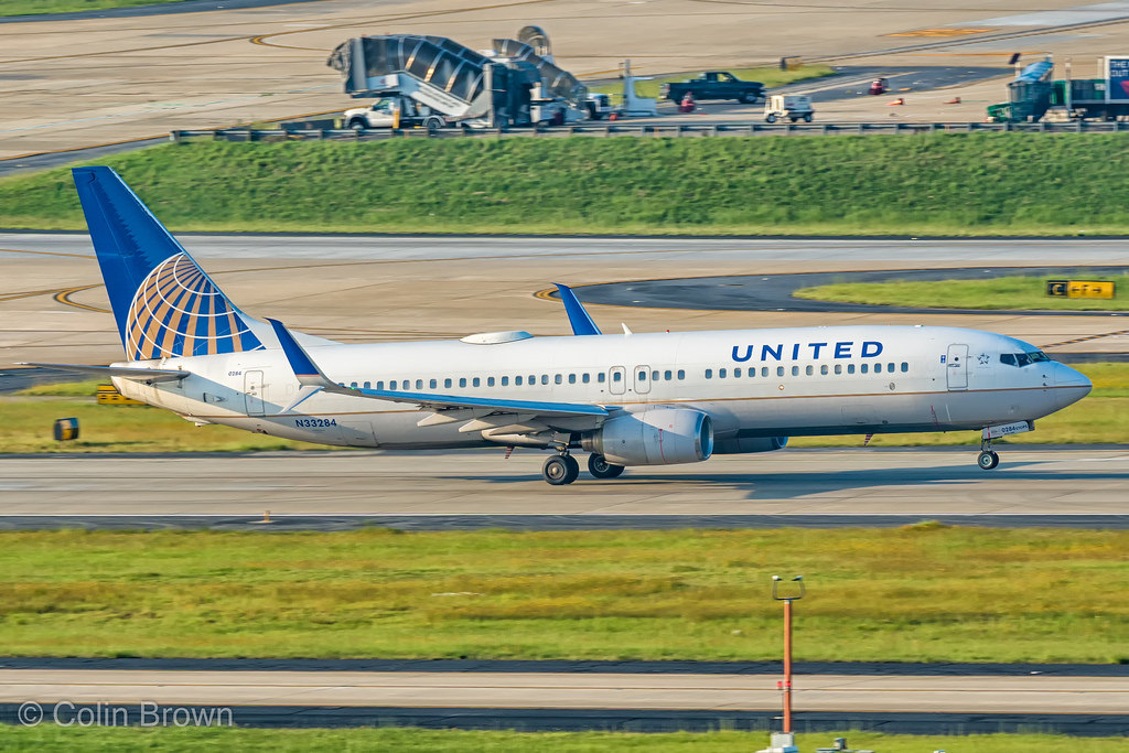Photo of United N33284, Boeing 737-800