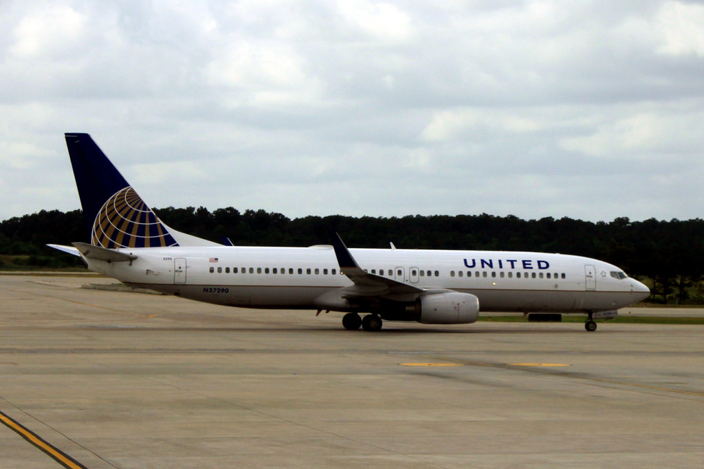 Photo of United N37290, Boeing 737-800