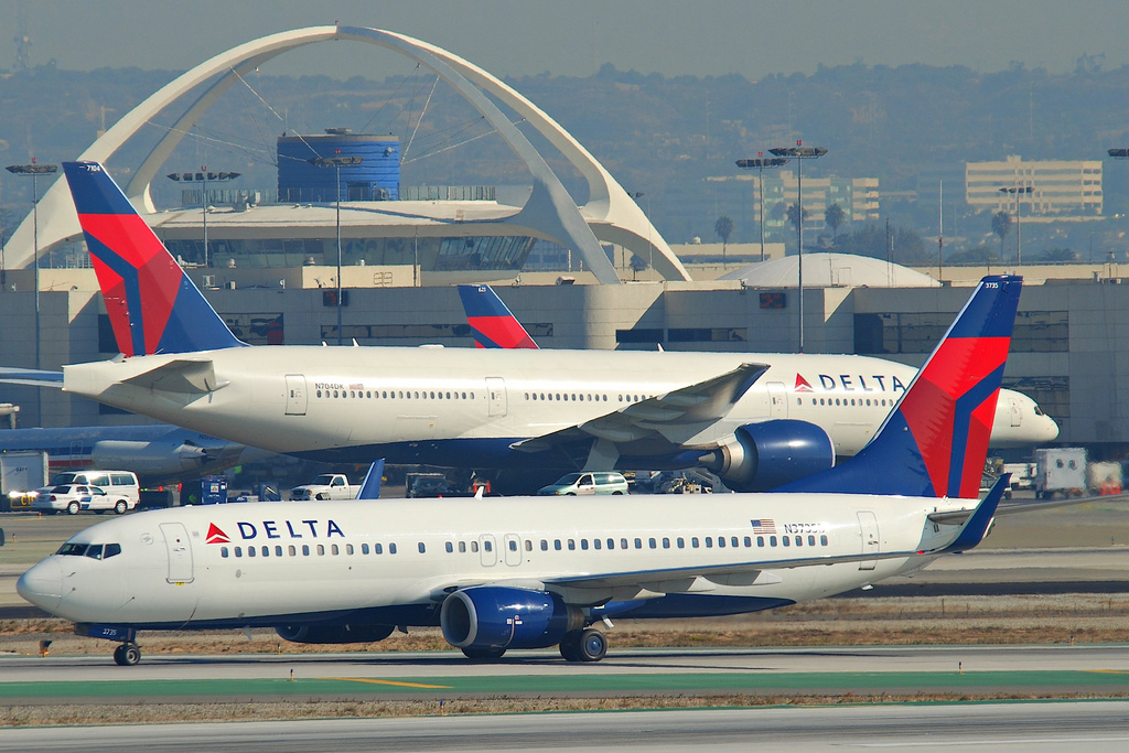 Photo of Delta Airlines N3735D, Boeing 737-800
