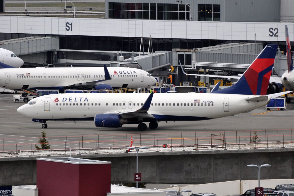 Photo of Delta Airlines N3740C, Boeing 737-800