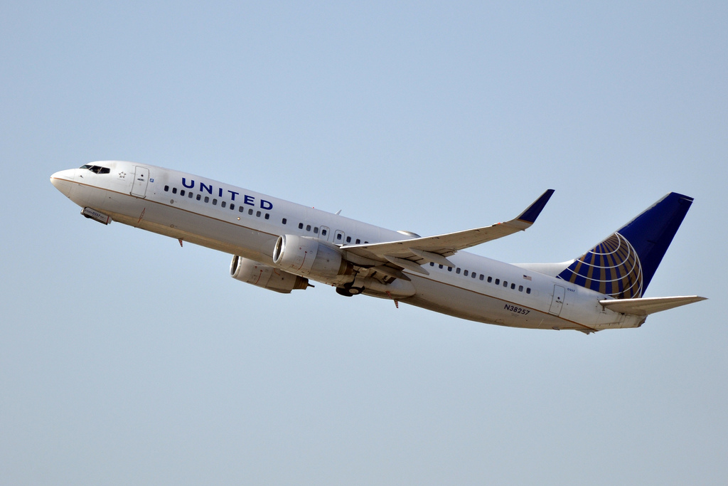 Photo of United N38257, Boeing 737-800