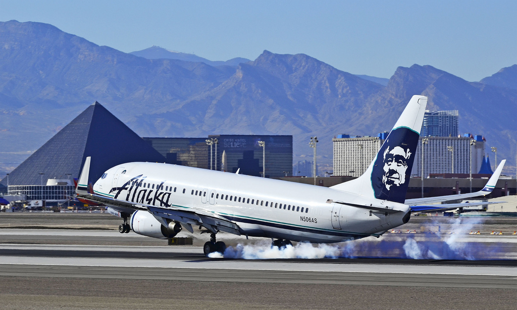 Photo of Alaska Airlines N506AS, Boeing 737-800