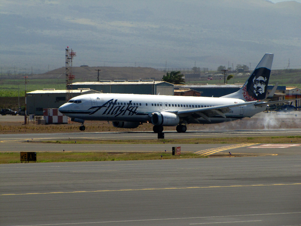 Photo of Alaska Airlines N513AS, Boeing 737-800