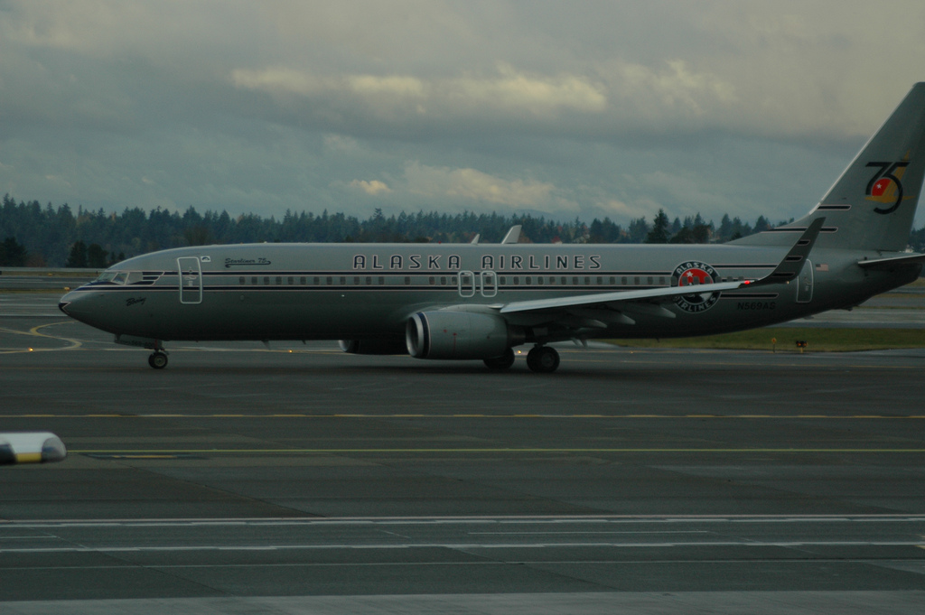 Photo of Alaska Airlines N569AS, Boeing 737-800