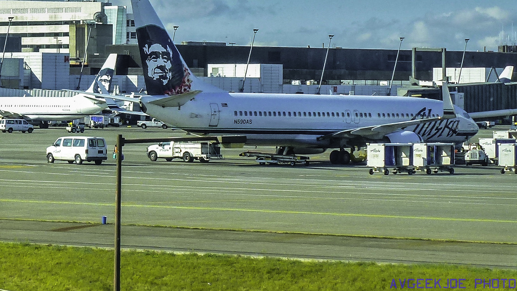 Photo of Alaska Airlines N590AS, Boeing 737-800