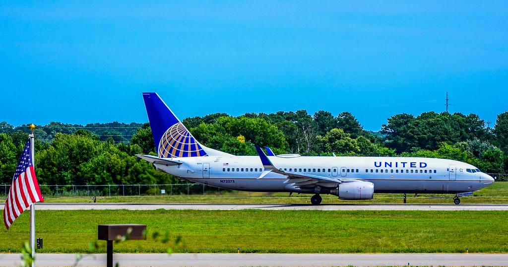 Photo of United N73275, Boeing 737-800