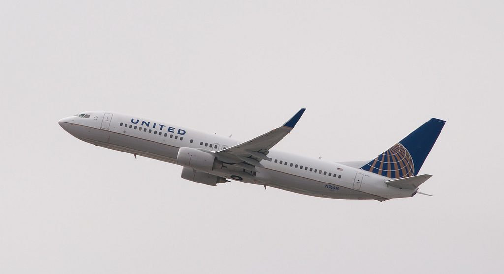 Photo of United N76519, Boeing 737-800