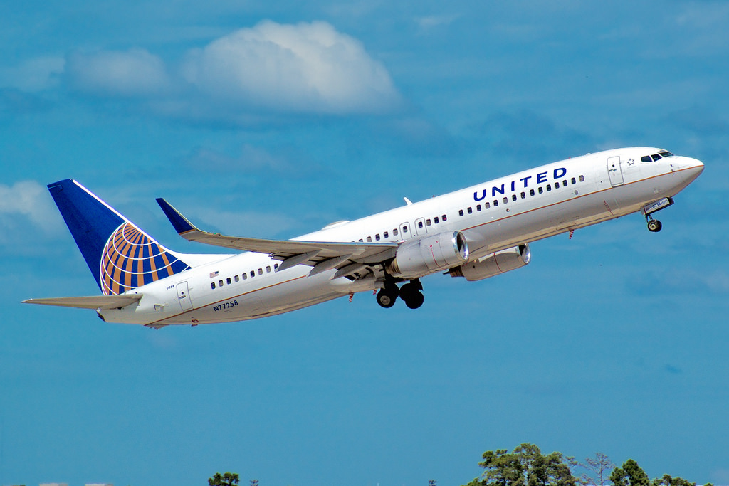 Photo of United N77258, Boeing 737-800