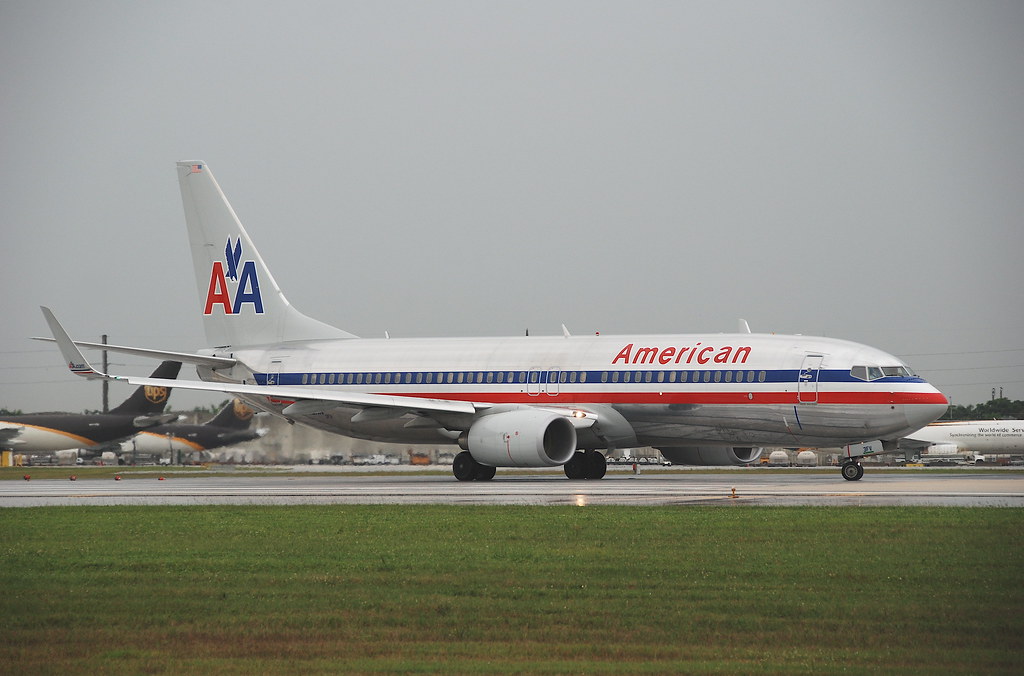 Photo of American Airlines N842NN, Boeing 737-800