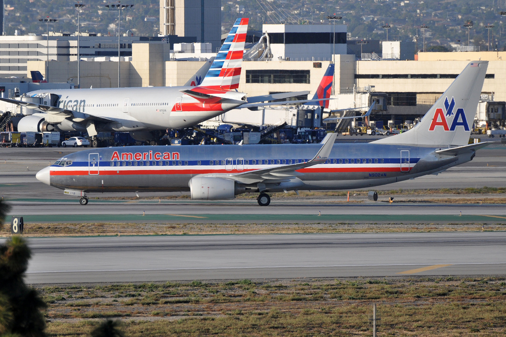 Photo of American Airlines N902AN, Boeing 737-800
