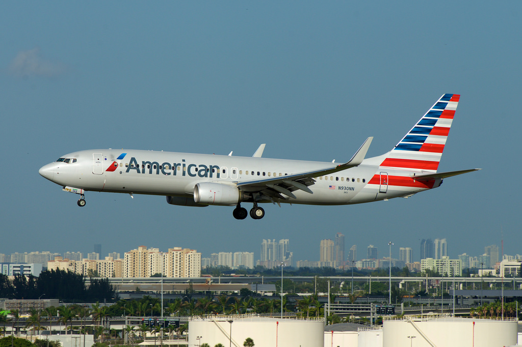 Photo of American Airlines N930NN, Boeing 737-800