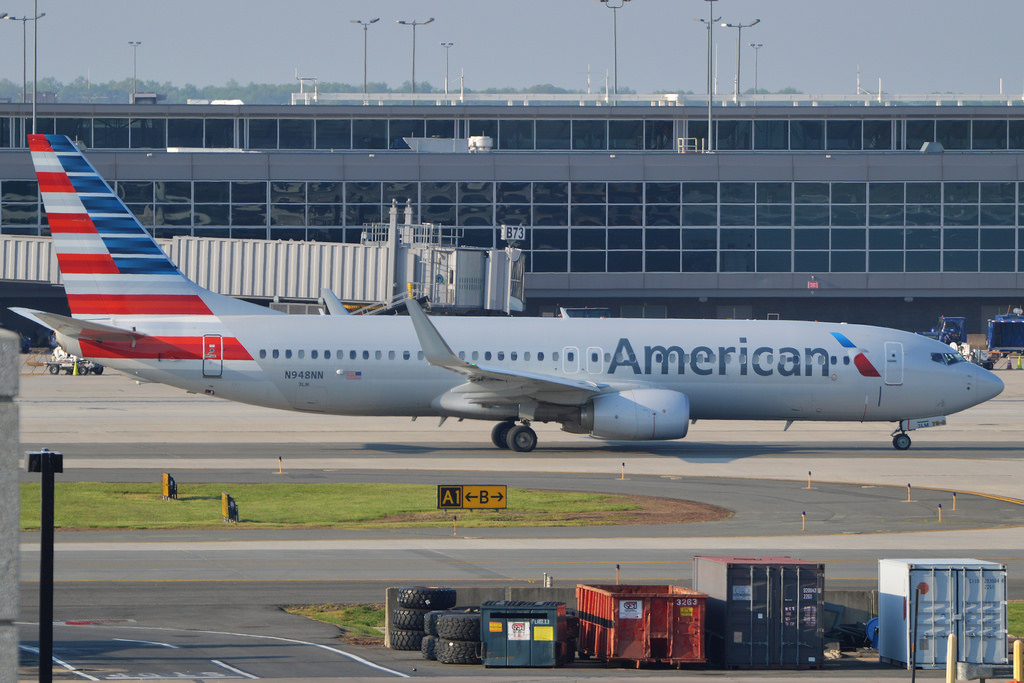 Photo of American Airlines N948NN, Boeing 737-800