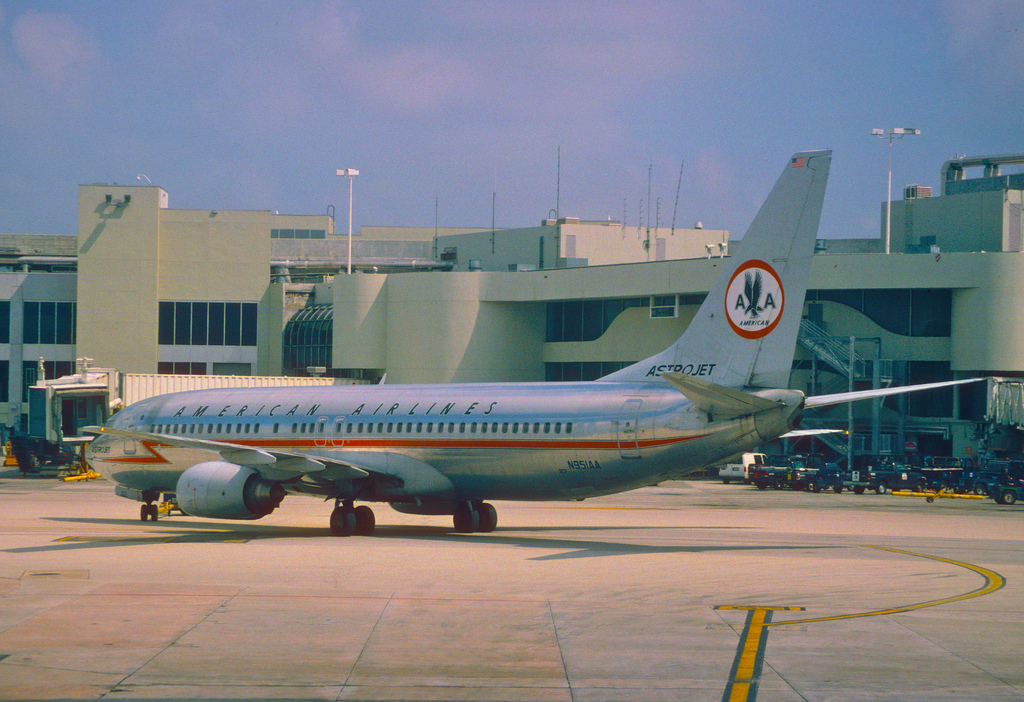 Photo of American Airlines N951AA, Boeing 737-800