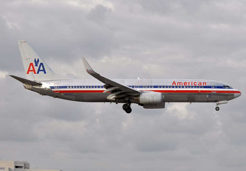 Photo of American Airlines N955AN, Boeing 737-800