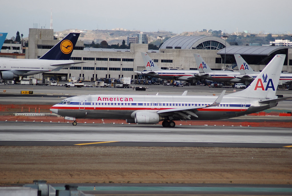 Photo of American Airlines N960AN, Boeing 737-800