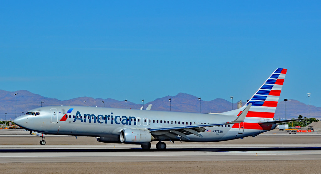 Photo of American Airlines N975AN, Boeing 737-800