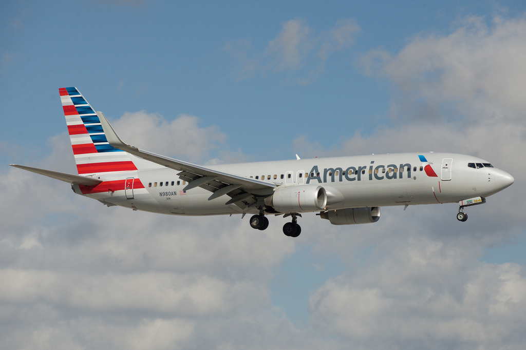 Photo of American Airlines N980AN, Boeing 737-800